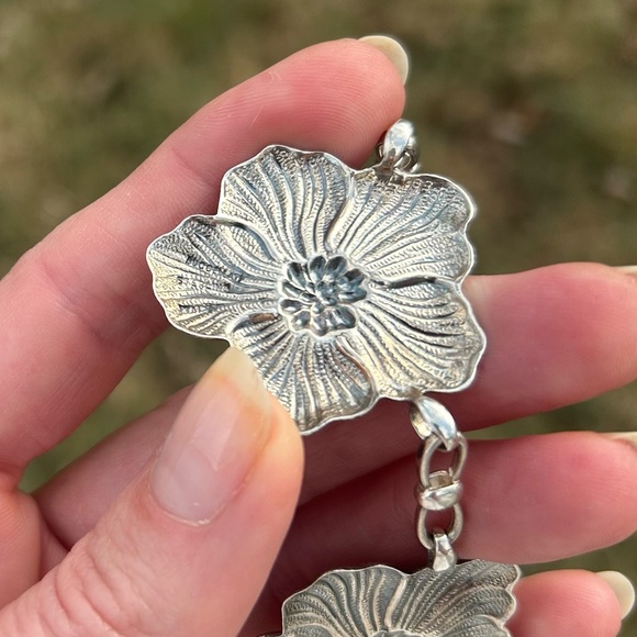 Vintage Buccellati Sterling Silver Five Flower Gardenia Necklace w/ Original Box - Picture 3 of 3